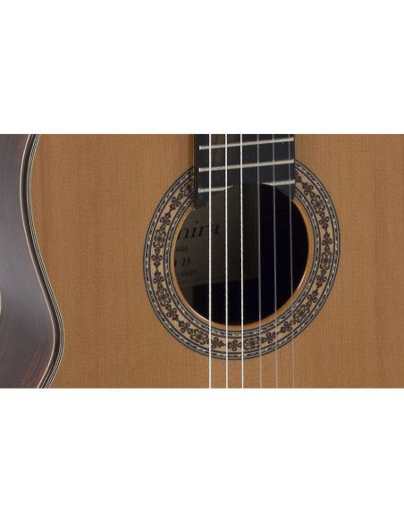 Guitarra clásica Admira A15 serie artesanía + funda 20 mm