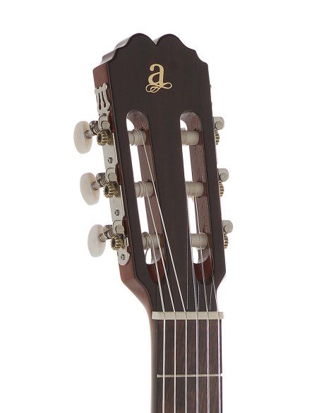 Guitarra clásica Admira Málaga + funda acolchada