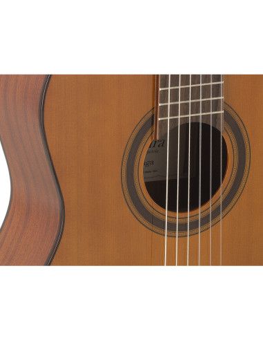 Guitarra clásica Admira Málaga + funda acolchada