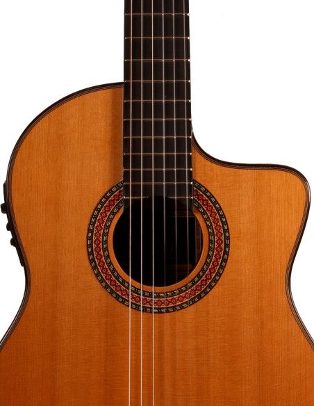 Guitarra clásica Antonio de Toledo AT-15CE CUT + Estuche