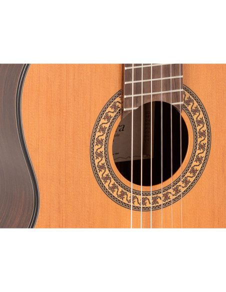 Guitarra clásica Admira A6. Serie Artesanía + funda 15 mm