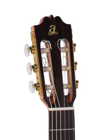 Guitarra clásica Admira A10 serie Artesanía +...