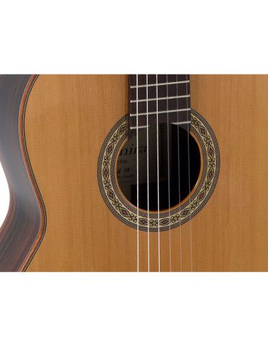 Guitarra clásica Admira A10 serie Artesanía +...